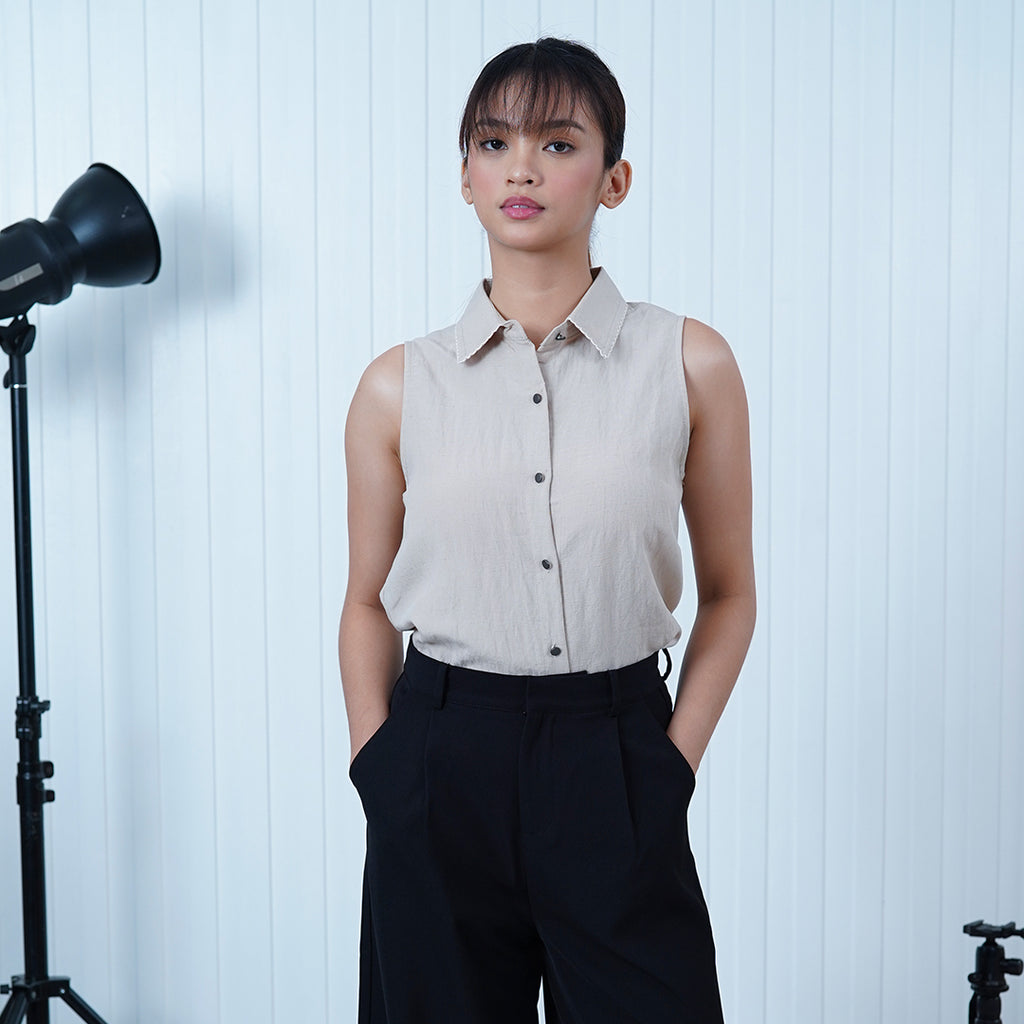 Freya Sleeveless with Delicate Contrast Embro In the Collar