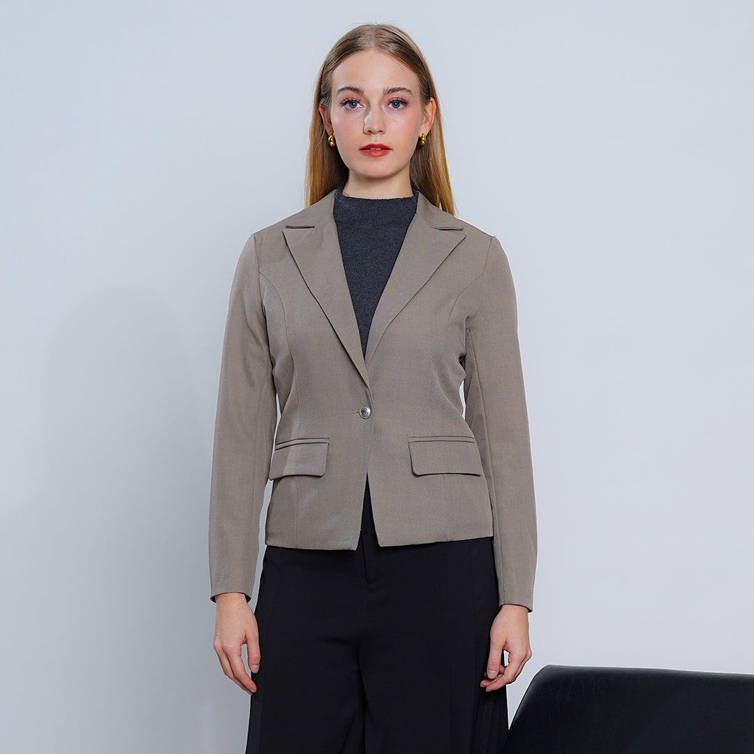 Luciana Avery Tailored Single-Button Blazer
