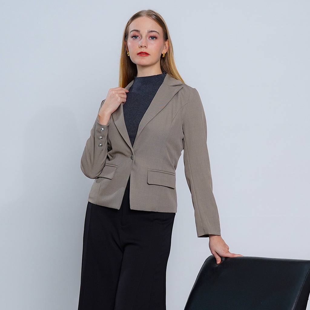 Luciana Avery Tailored Single-Button Blazer